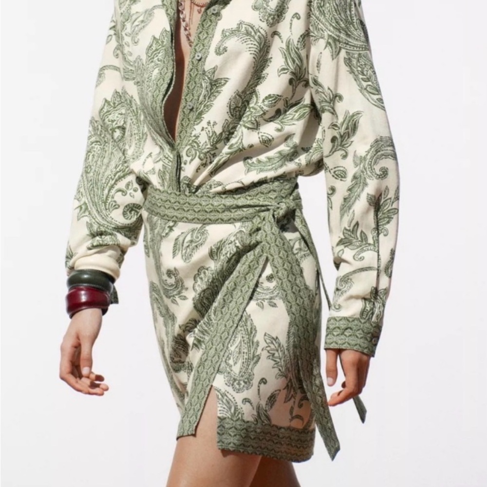 Zara White  and Green Paisley Mini Wrap Skirt